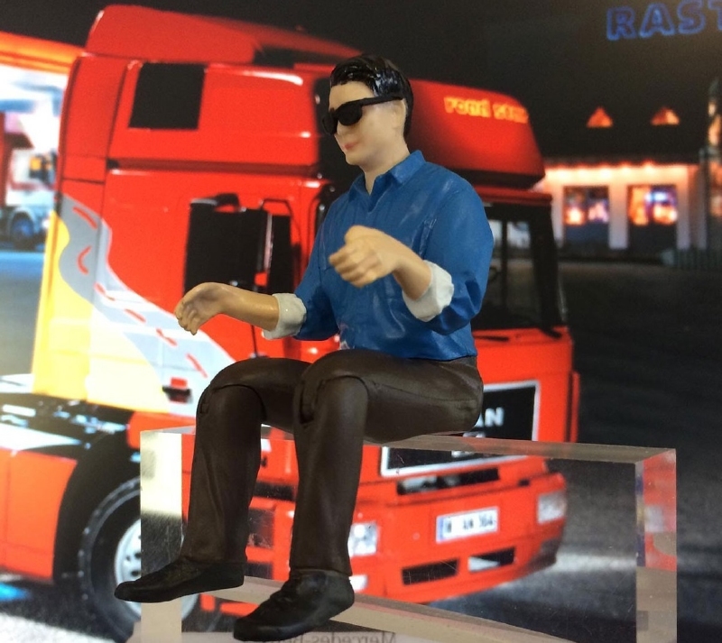 Robbe 5207 TRUCK-FIGUR MÄNNLICH M. SONNENBRILLE 1:14,5